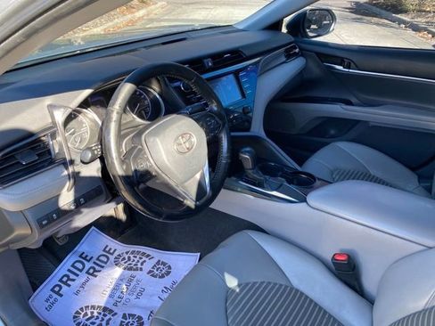 Used 2020 Toyota Camry SE image 11