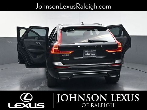 Used 2025 Volvo XC60 T8 Ultra w/ Climate Package image 35
