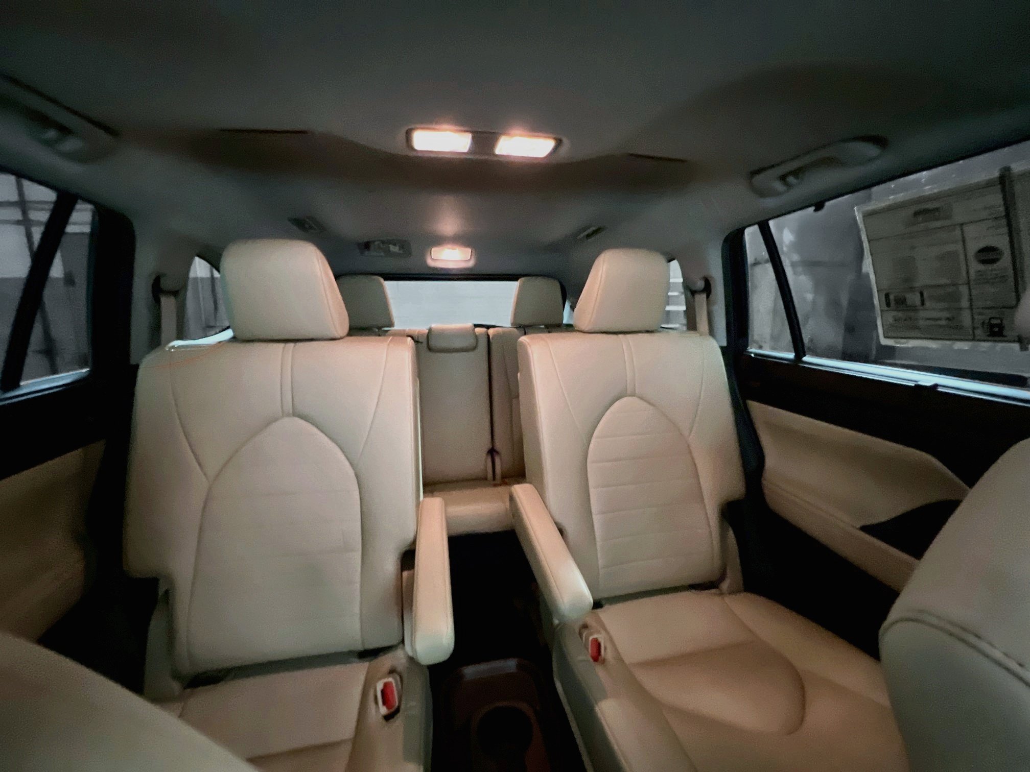 Used 2022 Toyota Highlander XLE FWD image 33