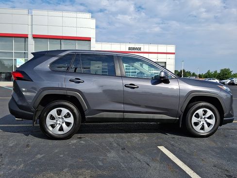 Used 2024 Toyota RAV4 LE AWD/4WD image 9