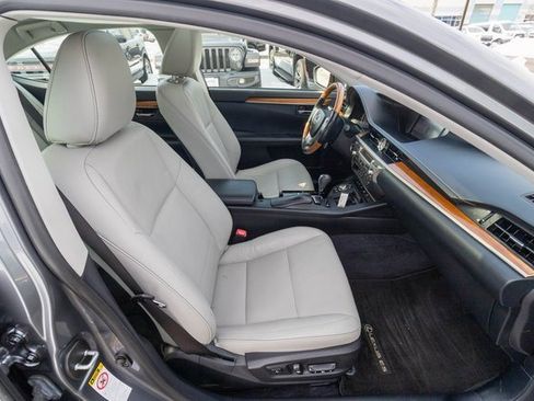 Used 2013 Lexus ES 300h image 46