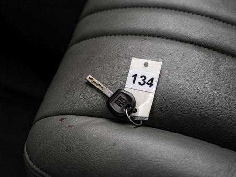 Used 2021 Chevrolet Express 2500 w/ Driver Convenience Package image 38