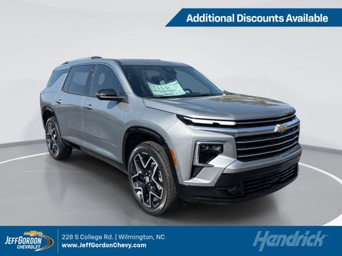 New 2026 Chevrolet Traverse High Country image 1