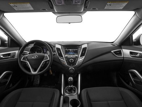 Used 2016 Hyundai Veloster FWD image 10