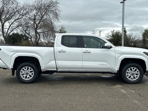 New 2026 Toyota Tacoma SR5 image 3