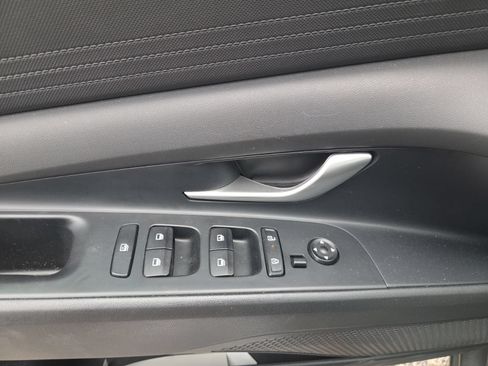 Used 2024 Hyundai Elantra SE FWD image 15