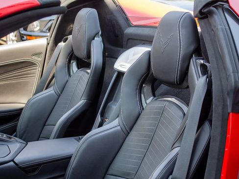 Used 2025 Chevrolet Corvette Z06 RWD image 12