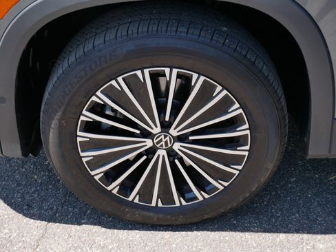Certified 2025 Volkswagen Tiguan S w/ 18" Wheel Package AWD/4WD image 15