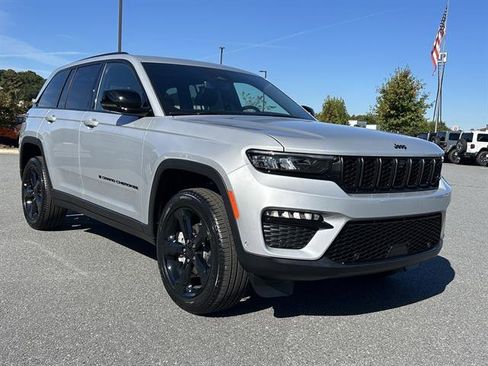 New 2025 Jeep Grand Cherokee Limited image 3