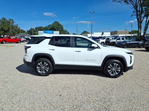 Used 2025 Chevrolet Equinox LT w/ Safety and Technology Package FWD image 9