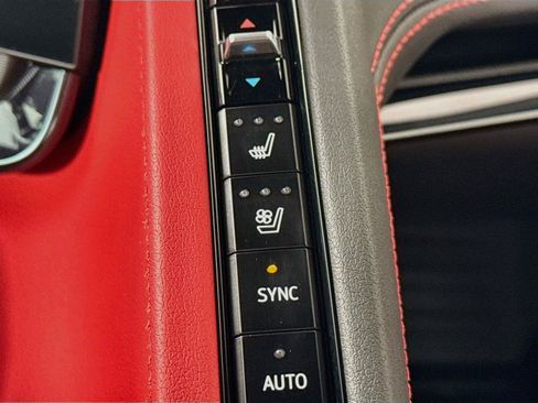 Used 2025 Chevrolet Corvette E-Ray AWD/4WD image 8