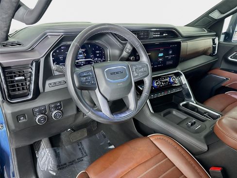 Certified 2025 GMC Sierra 3500 Denali Ultimate AWD/4WD image 9