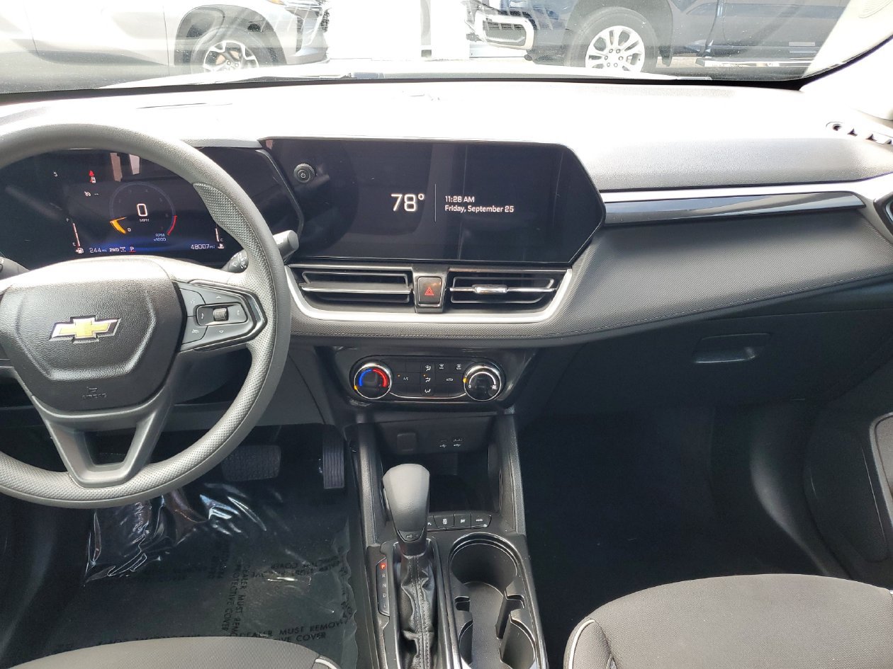 Used 2025 Chevrolet TrailBlazer LT AWD/4WD image 13