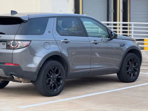 Used 2019 Land Rover Discovery Sport SE image 9
