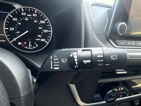 Used 2023 Nissan Rogue SV AWD/4WD image 27