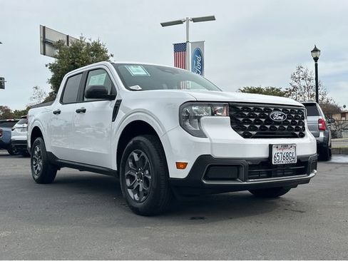 Used 2025 Ford Maverick XLT w/ Equipment Group 302A image 3