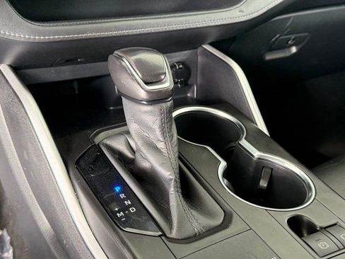 Certified 2020 Toyota Highlander XLE image 32