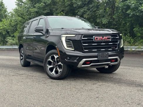 Used 2025 GMC Yukon XL AT4 AWD/4WD image 2