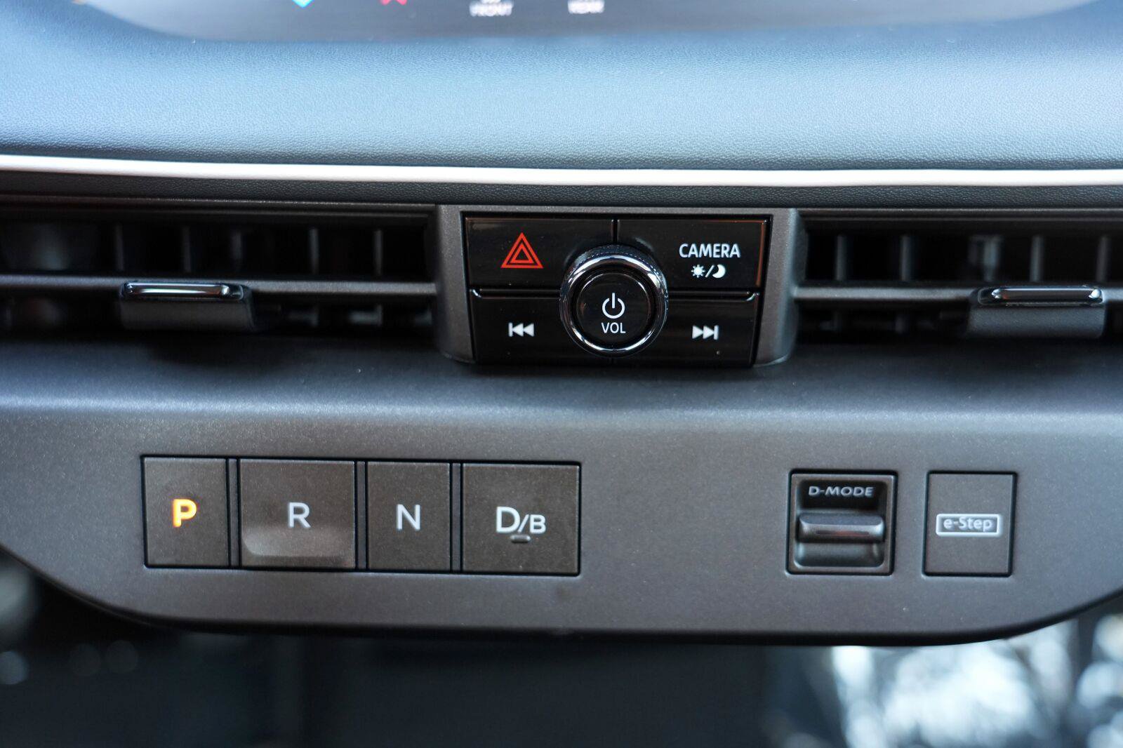 Used 2026 Nissan Leaf w/ Floor Mat Package (S+) FWD image 30