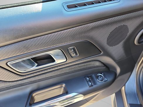 Certified 2025 Ford Mustang Coupe image 23