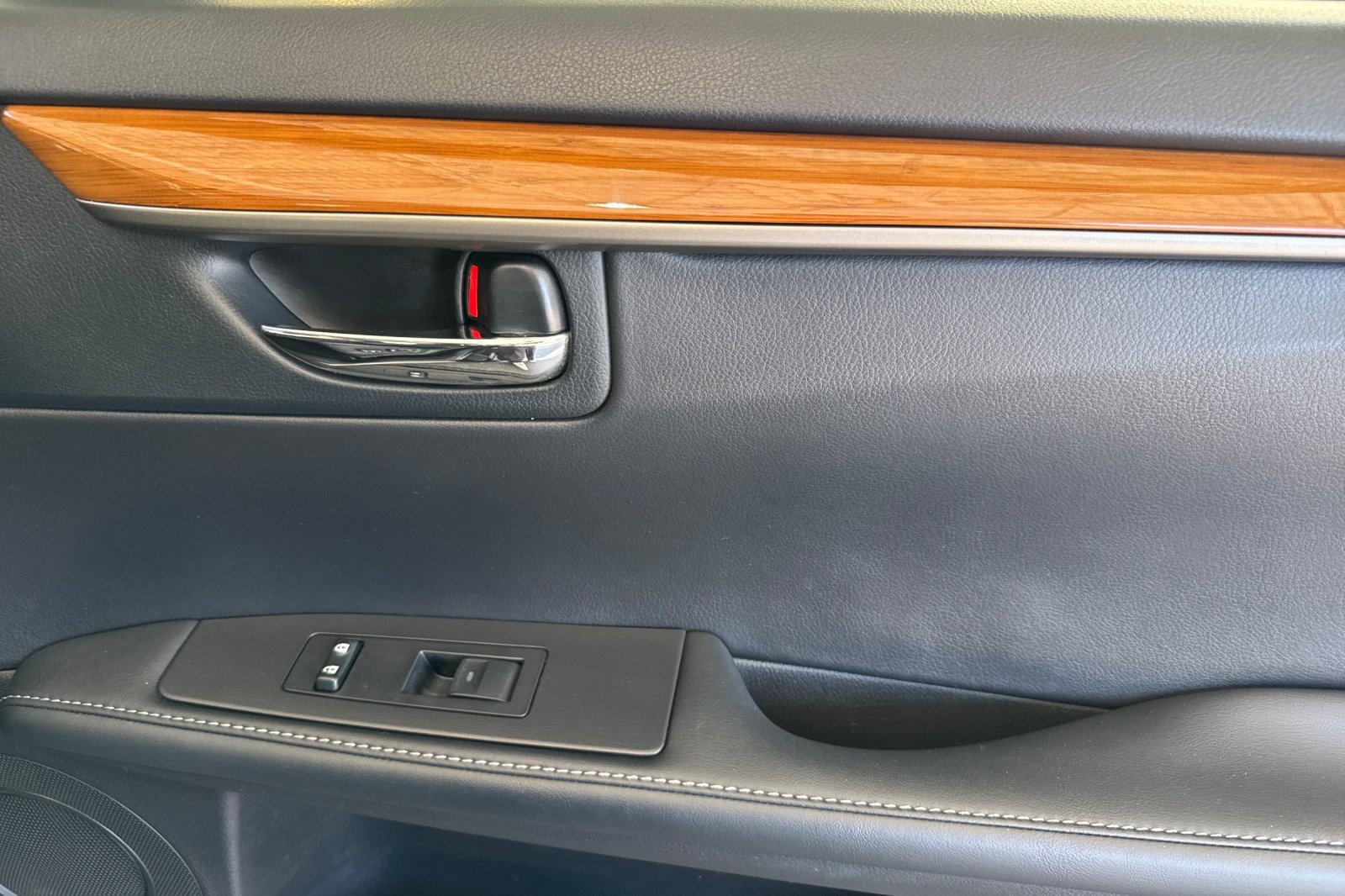 Used 2014 Lexus ES 300h w/ Luxury Package w/Bamboo Trim FWD image 21
