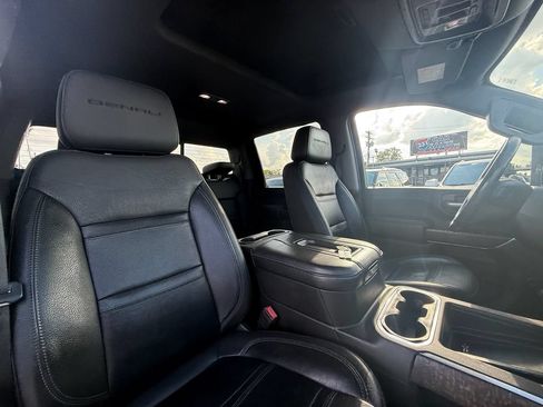 Used 2020 GMC Sierra 2500 Denali w/ Denali Ultimate Package AWD/4WD image 24