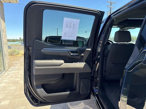 Used 2024 Chevrolet Silverado 1500 ZR2 w/ Technology Package image 9