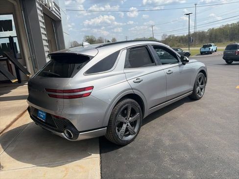 Used 2024 Genesis GV70 2.5T w/ Sport Prestige Package AWD/4WD image 3