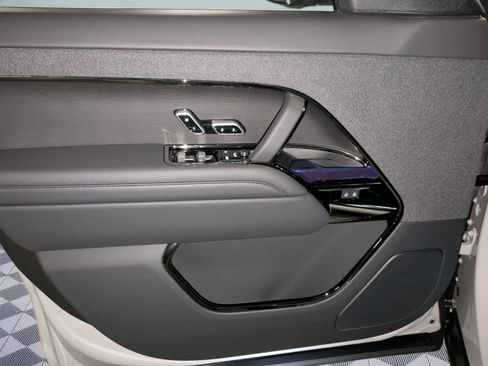 New 2026 Land Rover Range Rover Sport Dynamic SE AWD/4WD image 11