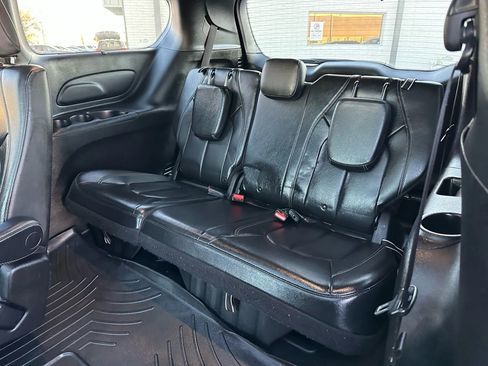 Used 2020 Chrysler Pacifica Touring-L w/ Advanced Safetytec Group image 21
