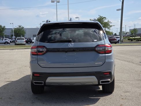 Used 2024 Honda Pilot Touring image 17