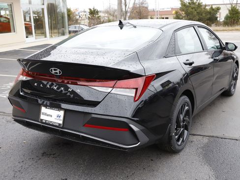 New 2026 Hyundai Elantra Sport image 3