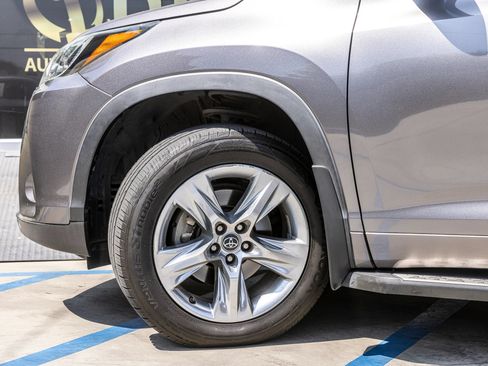 Used 2019 Toyota Highlander Limited AWD/4WD image 38