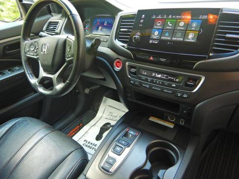 Used 2022 Honda Pilot TrailSport image 2