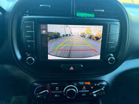Used 2023 Kia Soul LX FWD image 17