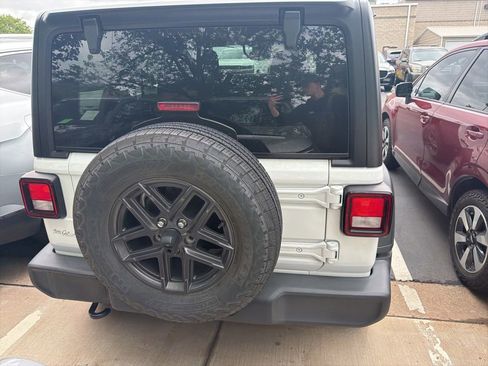 Used 2024 Jeep Wrangler Sport S image 7