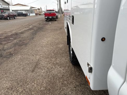 Used 2010 Ford F350 XL image 30