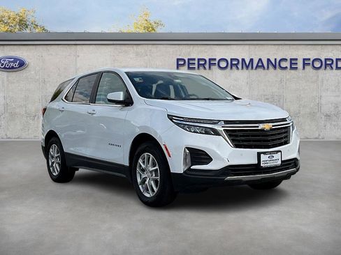 Used 2024 Chevrolet Equinox LT image 3