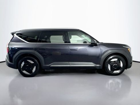 Used 2026 Kia EV9 Wind AWD/4WD image 4