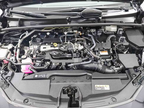 Used 2024 Toyota Prius XLE AWD/4WD image 28