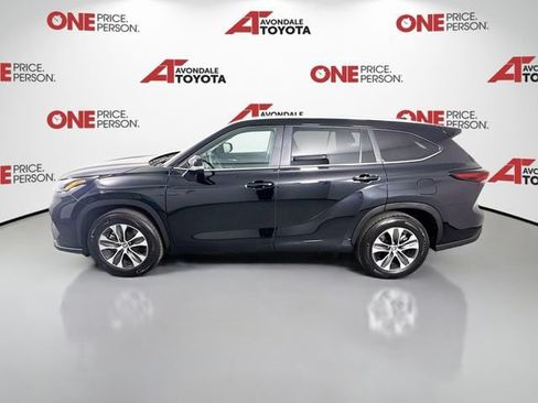 Certified 2025 Toyota Highlander XLE FWD image 5