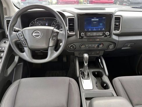 Used 2022 Nissan Frontier SV AWD/4WD image 15