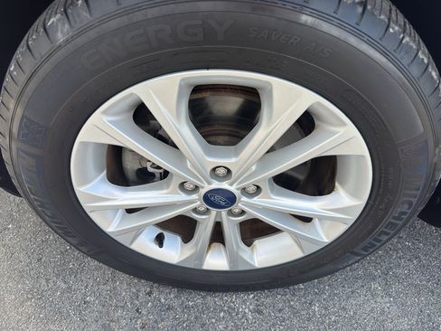 Used 2017 Ford Escape SE w/ Equipment Group 201A AWD/4WD image 32