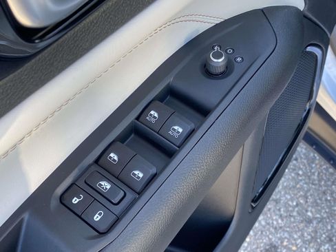 New 2026 Jeep Compass Limited image 17