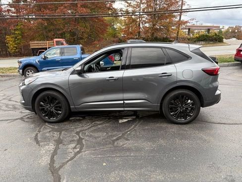 Used 2024 Ford Escape ST-Line Elite w/ Premium Technology Package image 6