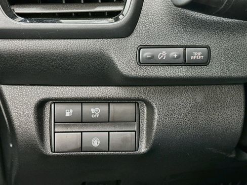 Used 2025 Nissan Leaf S FWD image 17