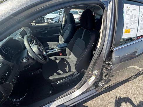 Used 2025 Nissan Sentra SV FWD image 36