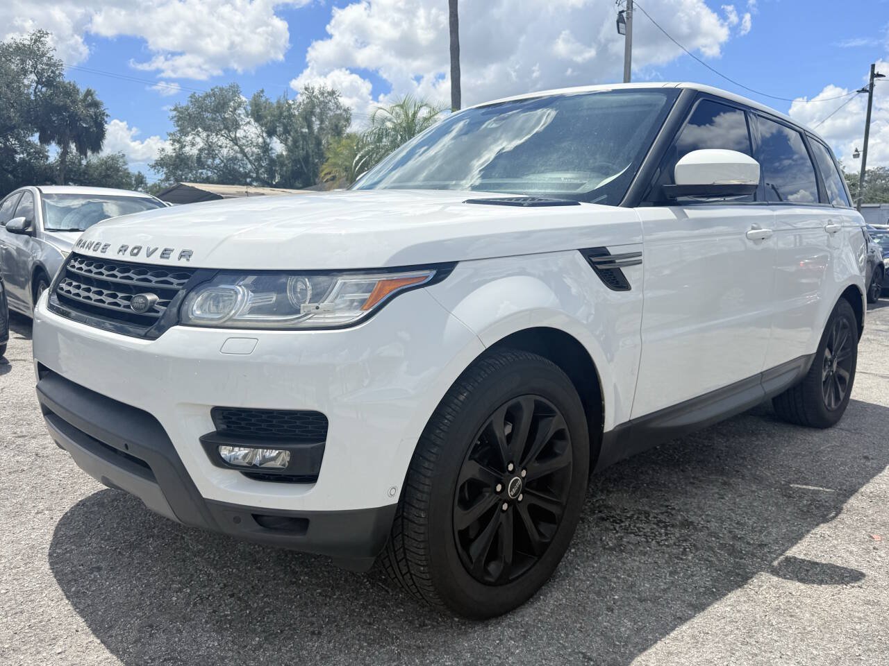 Used 2015 Land Rover Range Rover Sport SE AWD/4WD image 3