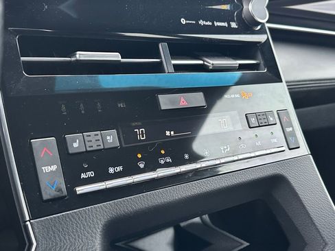 Used 2019 Toyota Avalon Touring w/ Advanced Safety Package image 15