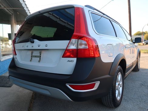 Used 2011 Volvo XC70 3.2 image 8